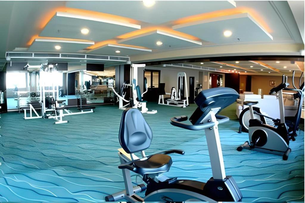 Γυμναστήριο ή/και όργανα γυμναστικής στο Yantai Golden Gulf Hotel