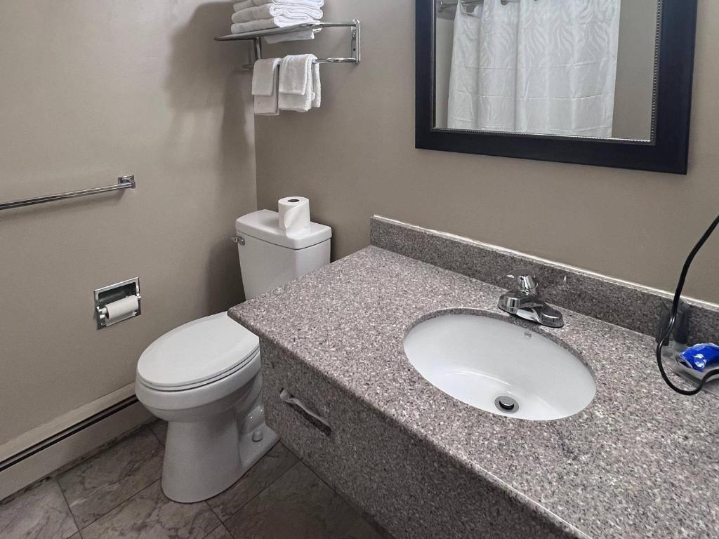 Rodeway Inn & Suites Hershey Chocolate Avenue photo