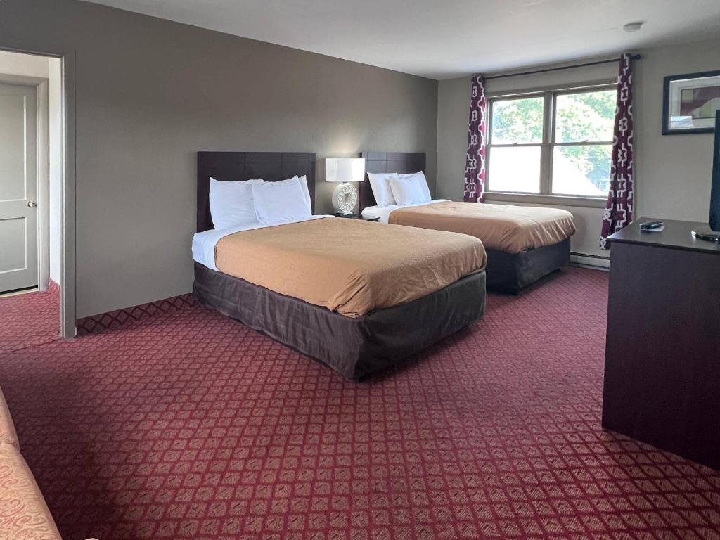 Rodeway Inn & Suites Hershey Chocolate Avenue photo