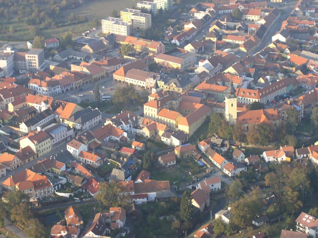 Nespecifikovaný výhled na destinaci Netolice nebo výhled na město při pohledu z penzionu