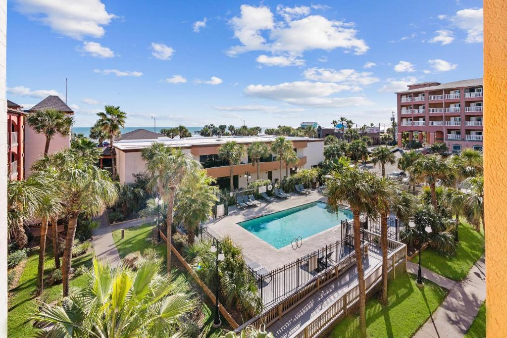 Beachfront Palms Resort Galveston, an Ascend Collection Hotel photo