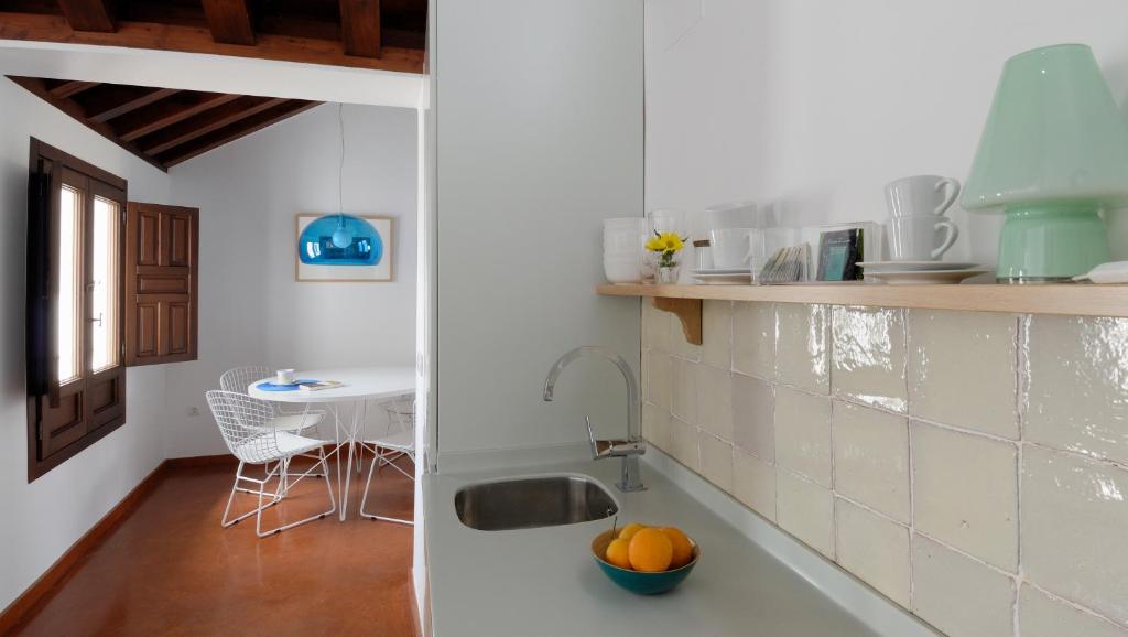 Kuchyňa alebo kuchynka v ubytovaní Apartamentos La Hoguera