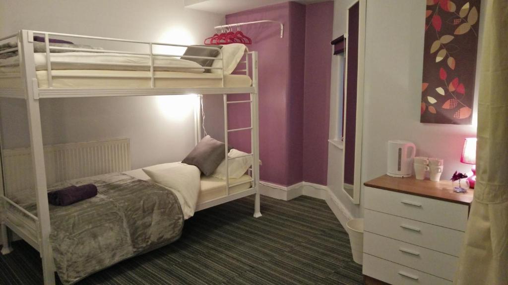 Old Trafford Guest House - Standaard Vierpersoonskamer