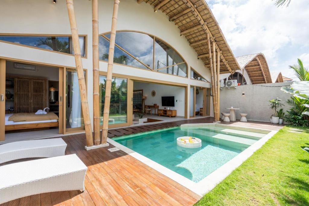 Πισίνα στο ή κοντά στο Louisa - 2BR Private Pool Villa in Kerobokan