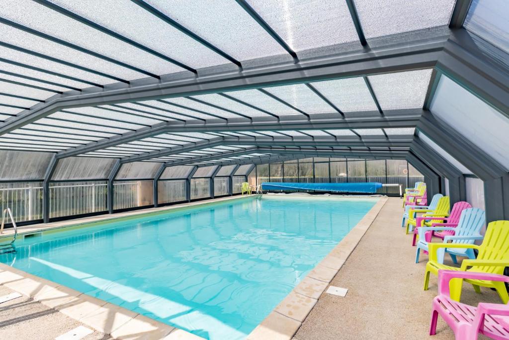 Bazén v ubytování Mobilhome Calvi 29 Climatisé nebo v jeho okolí