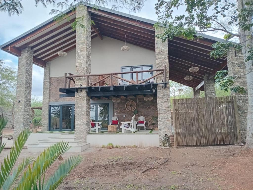 Κήπος έξω από το Edjami River View