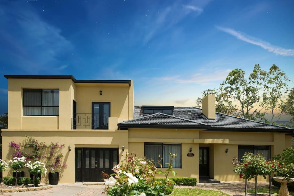 Το κτήριο όπου στεγάζεται  η βίλα