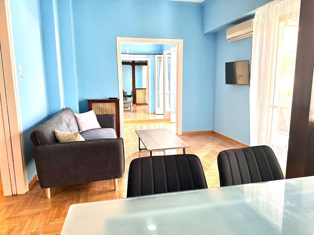 Urban Acropolis Apartment With Fast internet