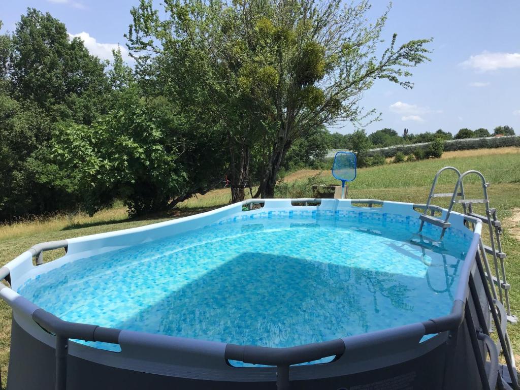 Πισίνα στο ή κοντά στο La Comtesse