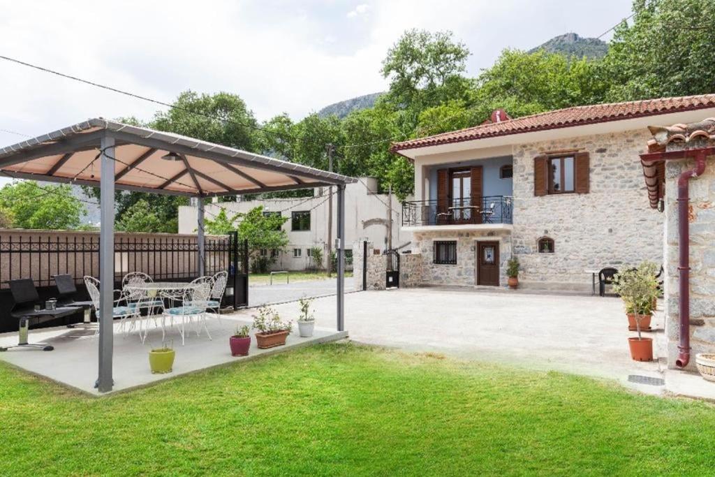 Vista general de una montaña o vista desde la villa