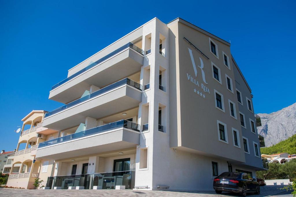 Tòa nhà nơi căn hộ tọa lạc