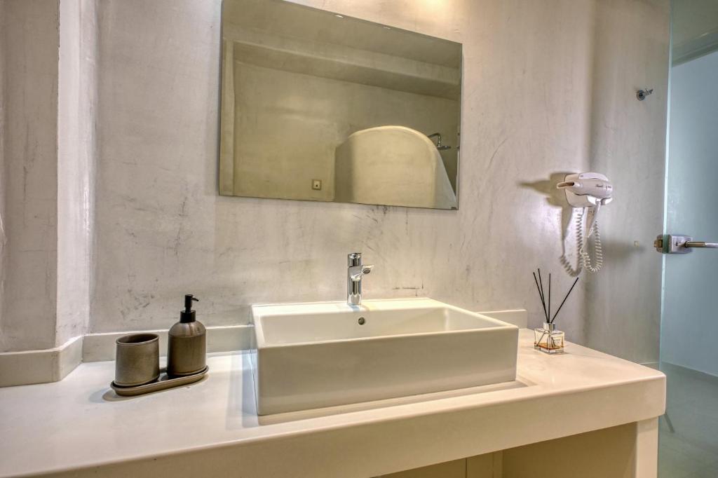 Splendour Hotel and Suites - 16