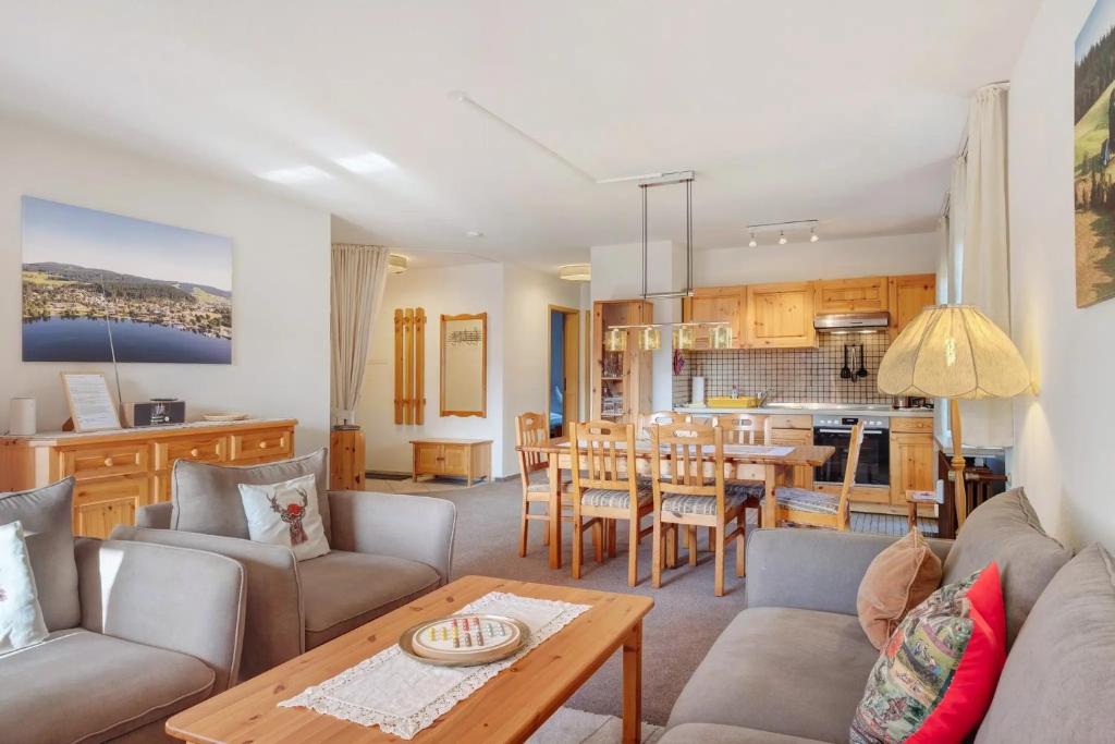 Η κουζίνα ή μικρή κουζίνα στο Fehrienwohnung Lotti