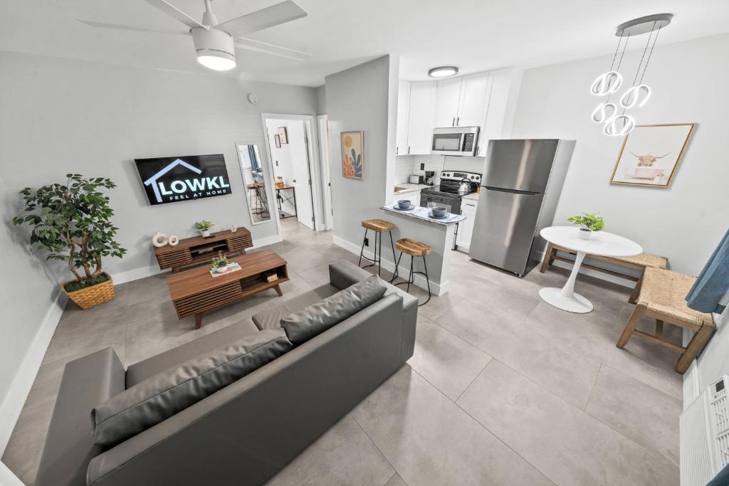 Holiday Park Apartments by Lowkl - Quarto Queen Superior Com Cozinha E Sofá-Cama