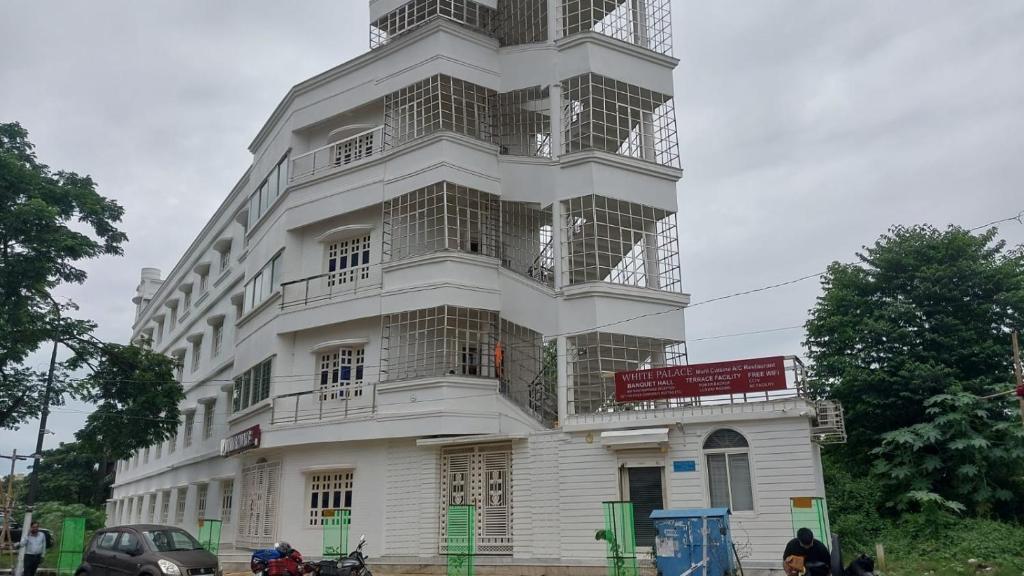 Το κτήριο όπου στεγάζεται  το ξενοδοχείο