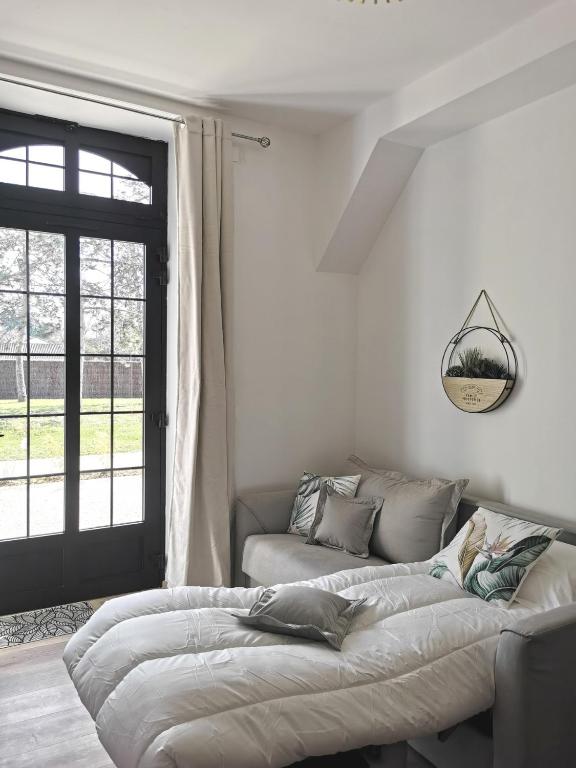 Logis Hôtel Domaine du Vieux Porche - Habitación Familiar Con Vista Al Jardín