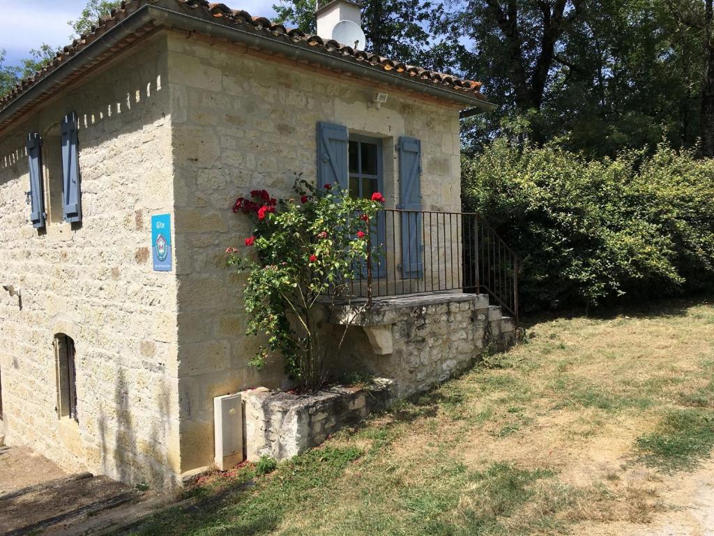 Κήπος έξω από το Le Moulin du Pont de Matar