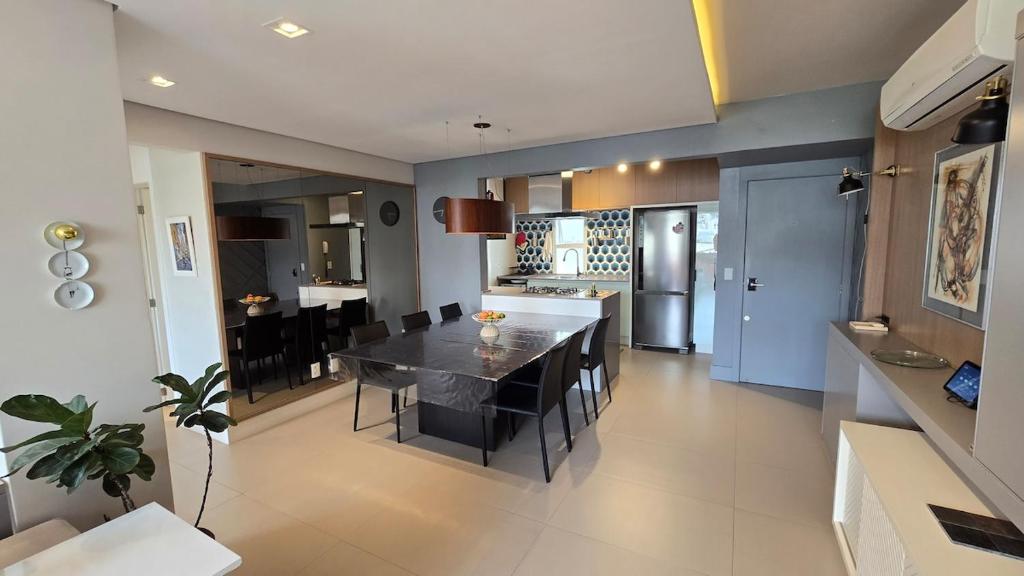 Η κουζίνα ή μικρή κουζίνα στο Apartamento próximo à Beira-Mar de Florianópolis