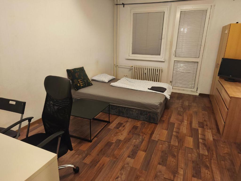 Postel nebo postele na pokoji v ubytování Double Room 17m2 with shared bathroom