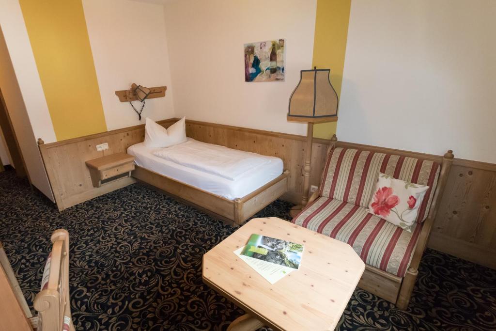 Hotel Löwen - Deluxe Single Room