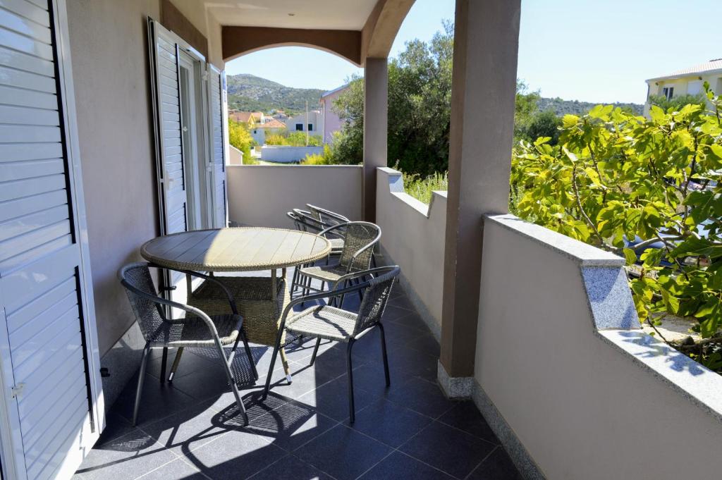 Nespecifikovaný výhled na hory nebo výhled na hory při pohledu z apartmánu