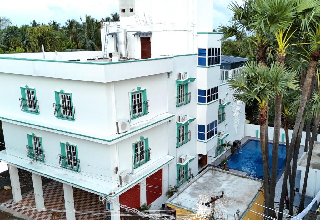 Tòa nhà nơi khách sạn tọa lạc