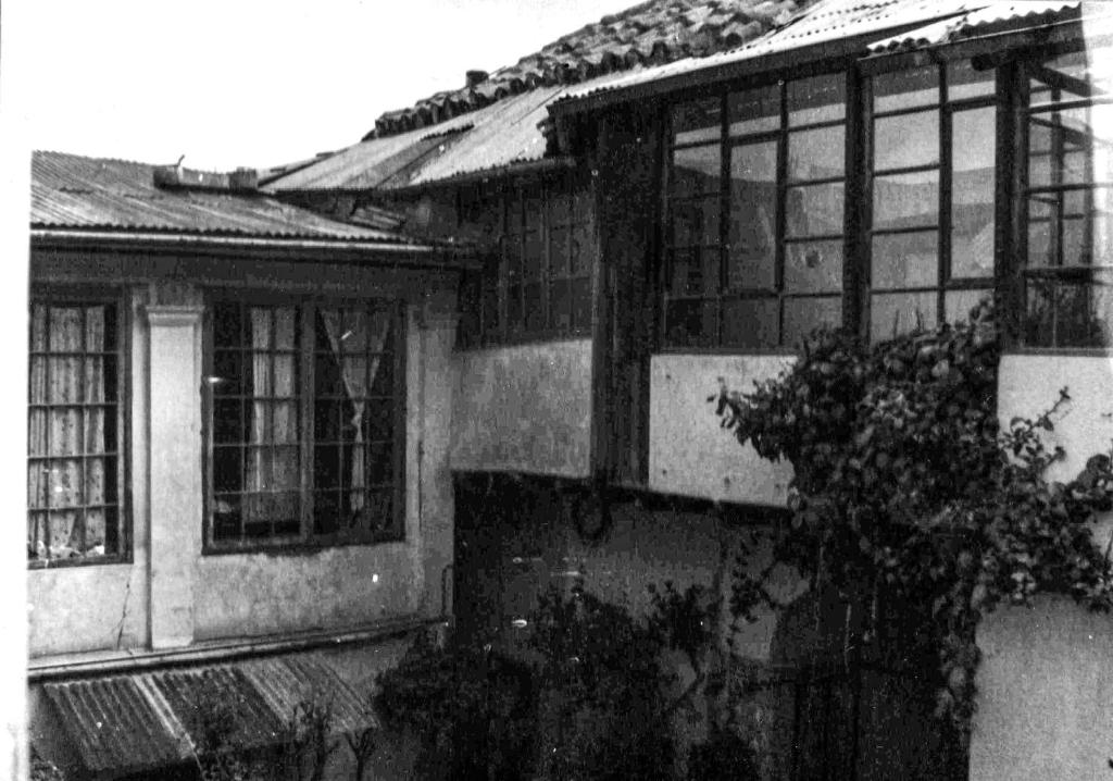 uma foto a preto e branco de uma casa em Casa Colonial 1925 em La Paz