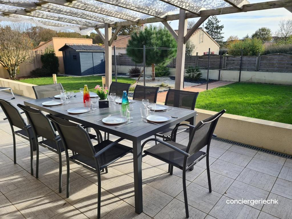 Zahrada ubytování Le Donjon gîte cosy en lotissement proche du Puy duFou