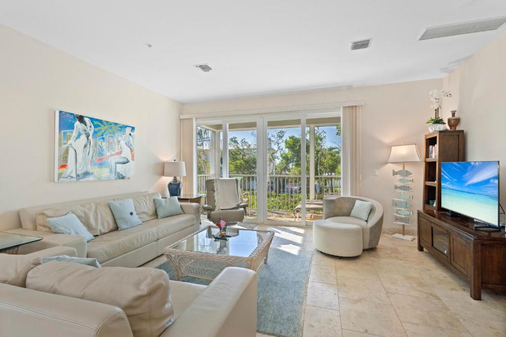 Μια τηλεόραση ή/και κέντρο ψυχαγωγίας στο Cedars East #806