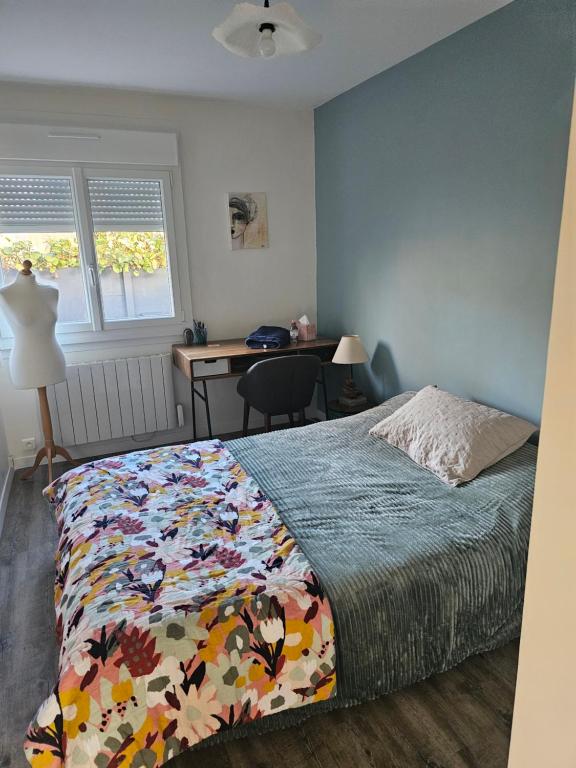 Ένα ή περισσότερα κρεβάτια σε δωμάτιο στο Chambre