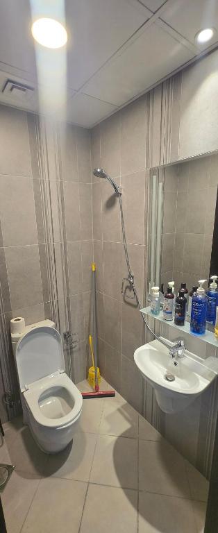 Ένα μπάνιο στο sara apartment