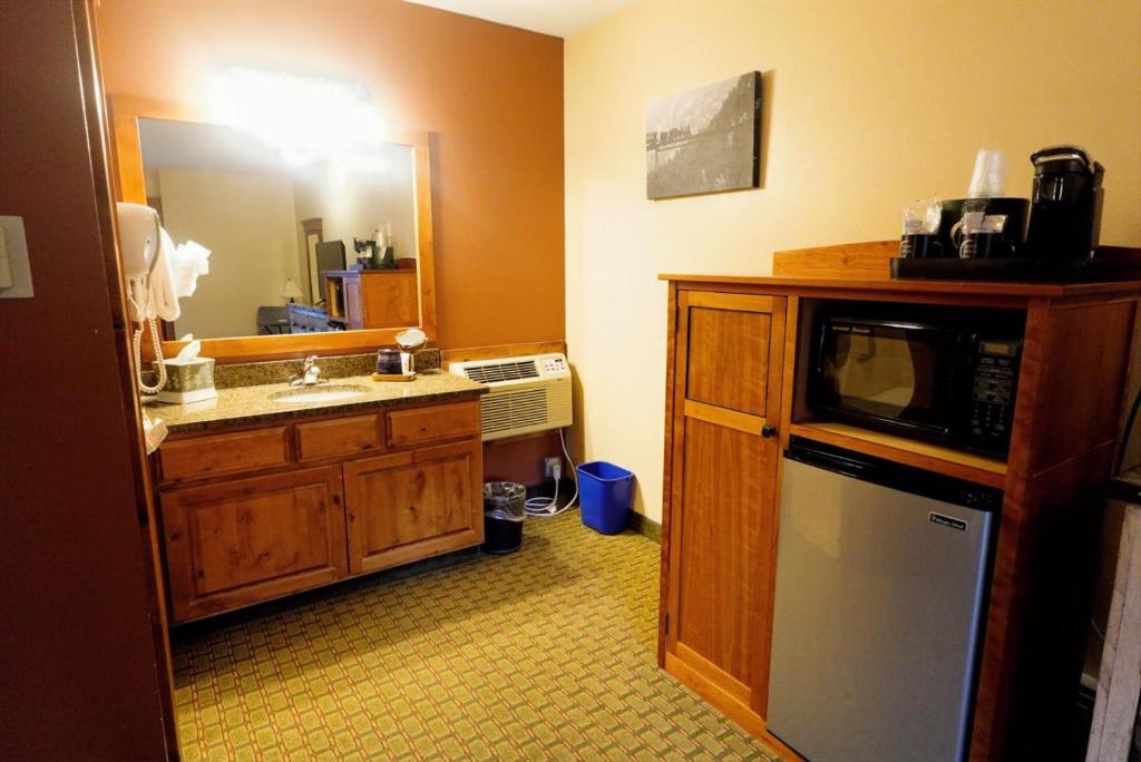 Silver Moon Inn photo