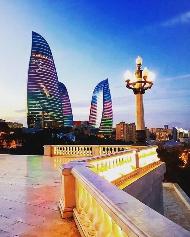 Vedere generală la Mardakan sau o vedere a orașului de la acest apartament