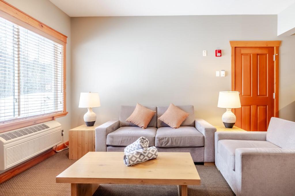 Lizard Creek Lodge photo