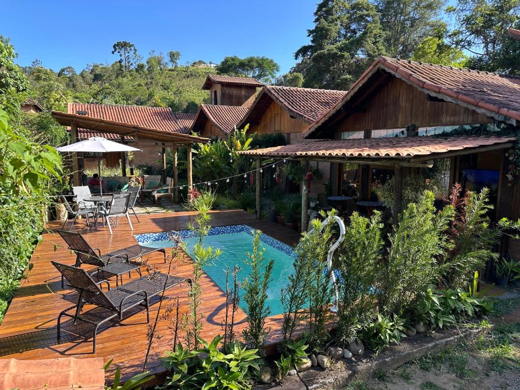 Hồ bơi trong/gần Pousada Trilha das Àguas