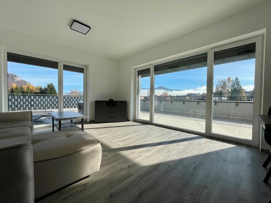 Nespecifikovaný výhled na hory nebo výhled na hory při pohledu z apartmánu