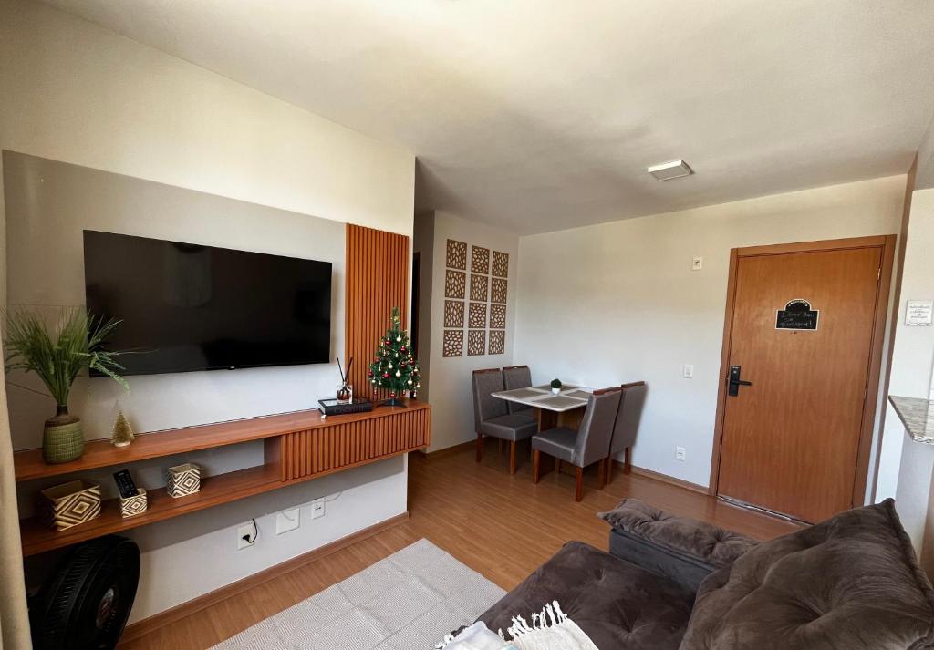 TV/trung tâm giải trí tại Refúgio tranquilo no coração de São Pedro