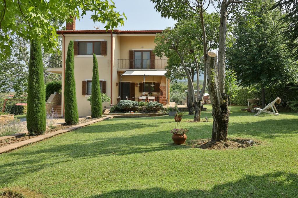 Vườn quanh Οlives and Vines all seasons villa