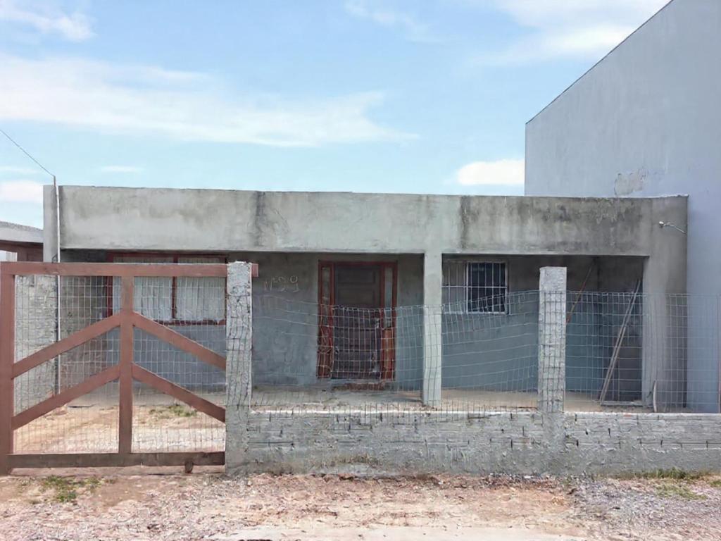 El edificio en el que está la casa vacacional