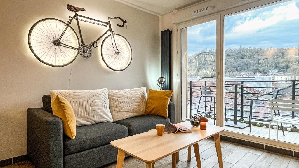 Posezení v ubytování Au Petit Vélo - Parking & Balcon Vienne