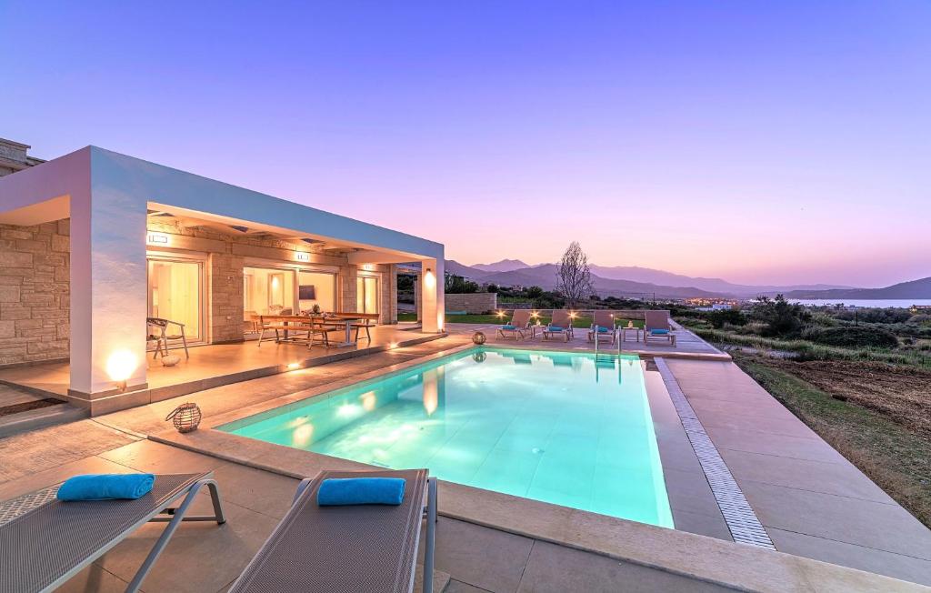 Bazén v ubytování Ferienhaus Für 24 Personen In Draia, Kreta West Kreta nebo v jeho okolí