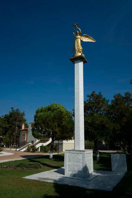 A local landmark close to a szállodákat