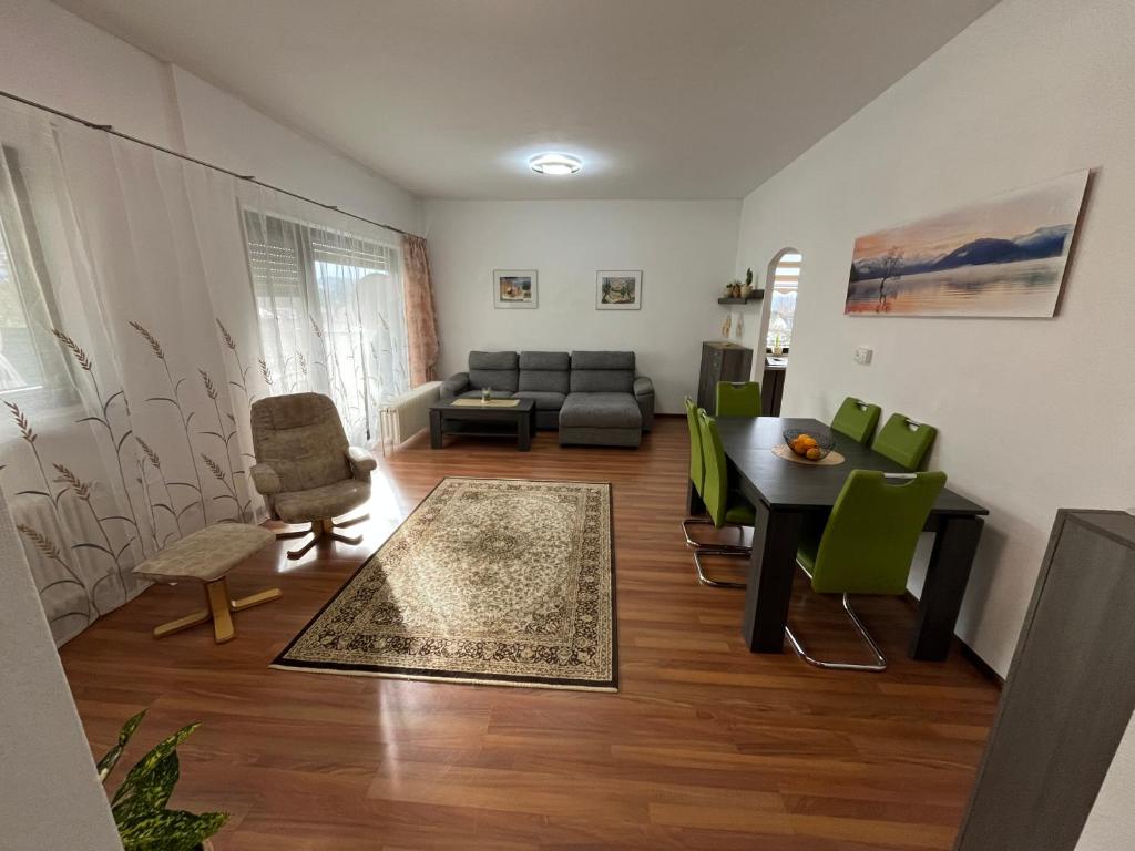 Posezení v ubytování Safran Ferienwohnung