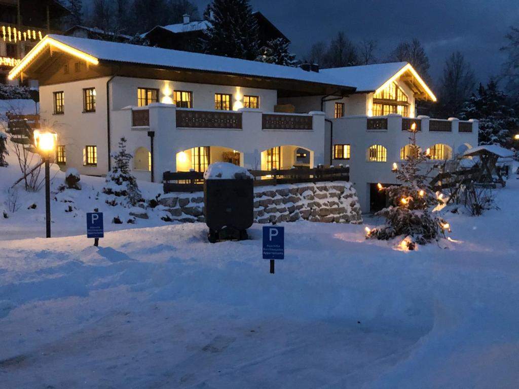 Alpenvilla Berchtesgaden Appartements talvel