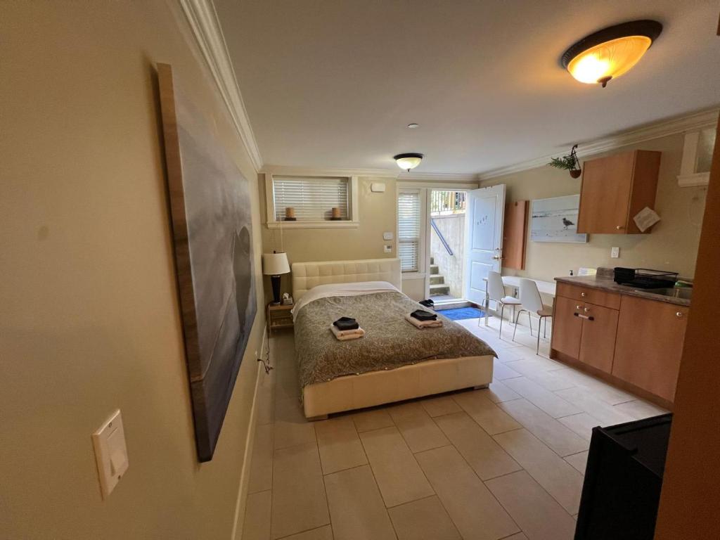 Giường trong phòng chung tại Private Guesthouse Next to Mall & Skytrain