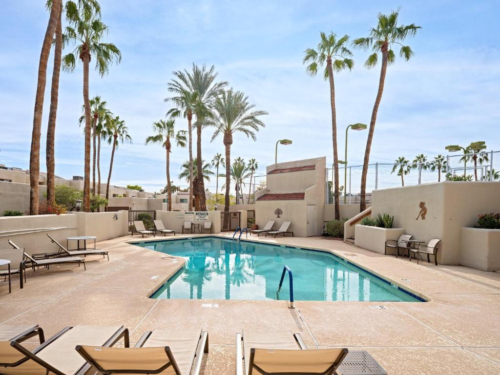 Πισίνα στο ή κοντά στο Biltmore Bliss - Pool - Gym - Tennis/Pickle Ball