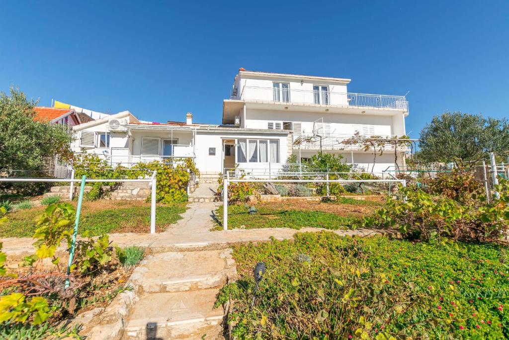 Apartments and Room Milka-Jere