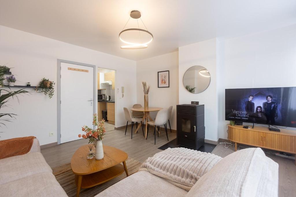 Μια τηλεόραση ή/και κέντρο ψυχαγωγίας στο Moni 2D Residence