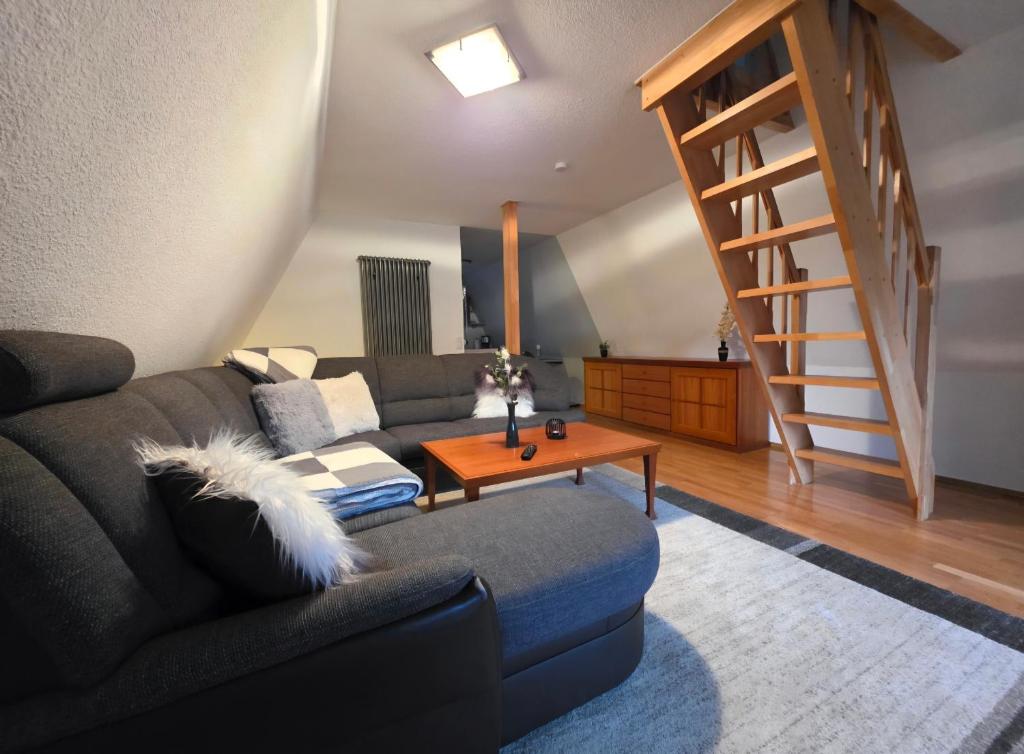 Χώρος καθιστικού στο Atelierwohnung eines Fischers