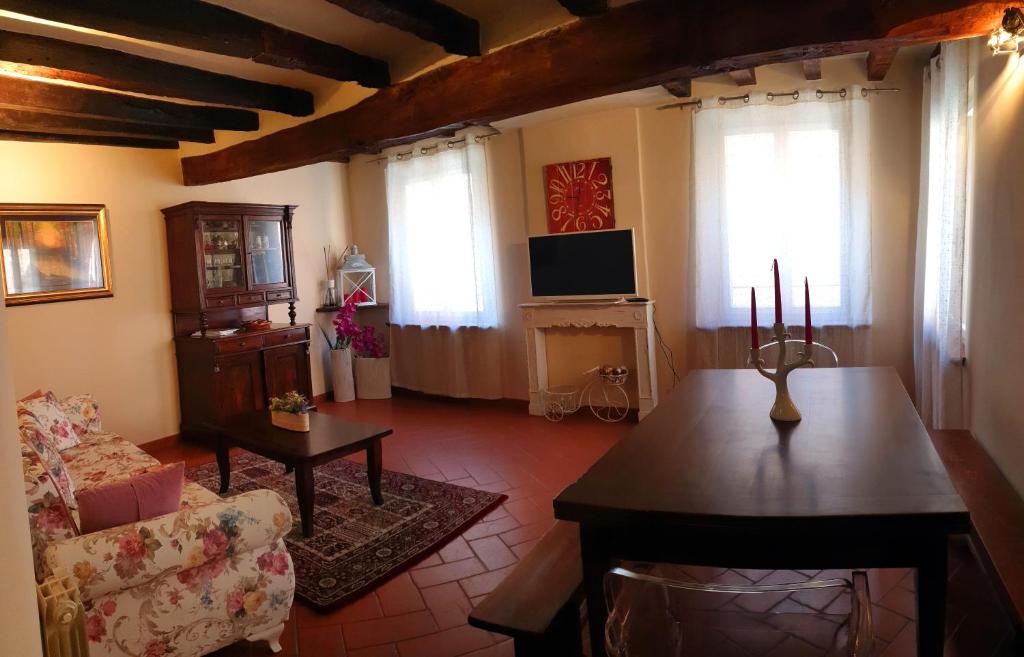 Μια τηλεόραση ή/και κέντρο ψυχαγωγίας στο Mosaico ApartHotel